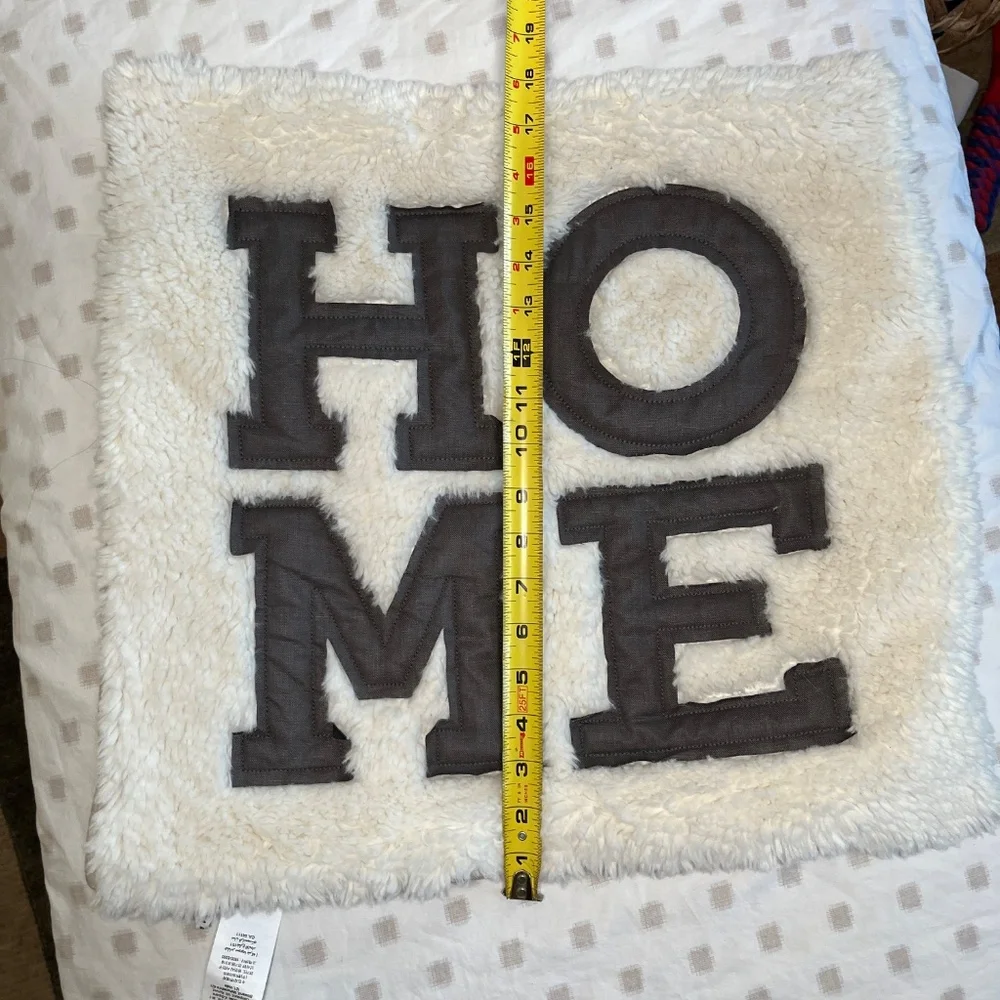 HOME Pottery Barn Faux Fur Sherpa Trimmed Pillow Cover (only) 20